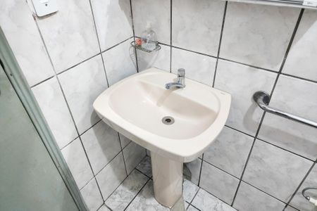 Casa à venda com 232m², 4 quartos e 2 vagasBanheiro 