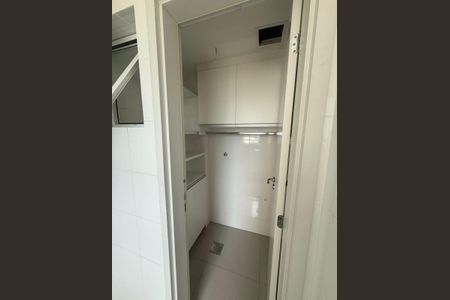 Apartamento à venda com 86m², 3 quartos e 2 vagas Apartamento à venda com 86m², 3 quartos e 2 vagasDespensa