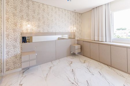 Apartamento para alugar com 130m², 3 quartos e 2 vagas Apartamento para alugar com 130m², 3 quartos e 2 vagasSuíte