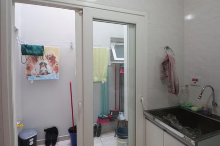 Casa à venda com 230m², 3 quartos e 4 vagasÁrea de Serviço