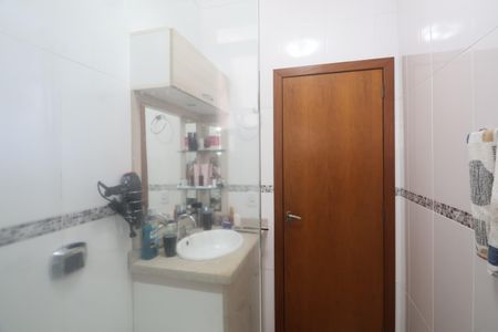 Casa à venda com 230m², 3 quartos e 4 vagasBanheiro da Suíte