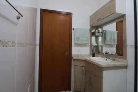 Casa à venda com 230m², 3 quartos e 4 vagasBanheiro
