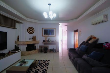 Casa à venda com 230m², 3 quartos e 4 vagasSala