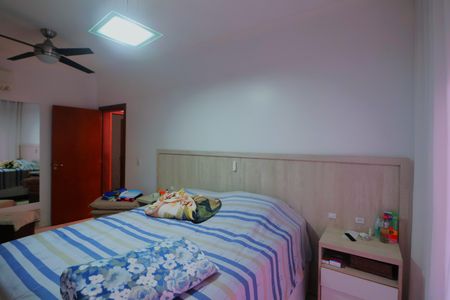 Casa à venda com 230m², 3 quartos e 4 vagasSuite