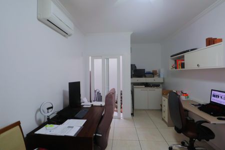 Casa à venda com 230m², 3 quartos e 4 vagasQuarto
