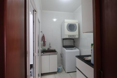 Casa à venda com 230m², 3 quartos e 4 vagasÁrea de Serviço