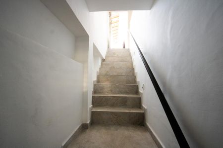 Casa à venda com 200m², 4 quartos e 2 vagasEscada