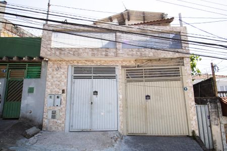 Casa à venda com 200m², 4 quartos e 2 vagasFachada