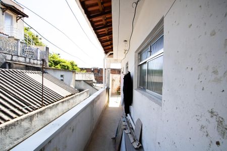 Casa à venda com 200m², 4 quartos e 2 vagasCorredor