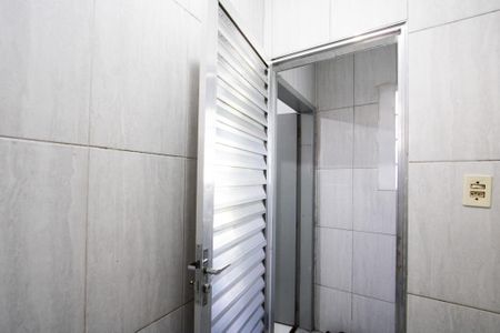 Casa à venda com 200m², 4 quartos e 2 vagasBanheiro