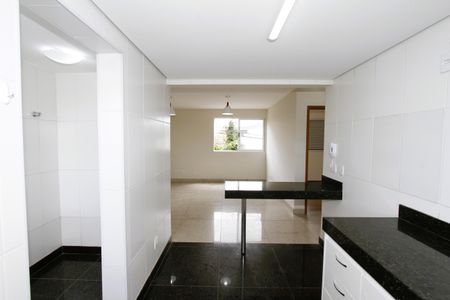 Apartamento à venda com 61m², 2 quartos e 2 vagasCozinha