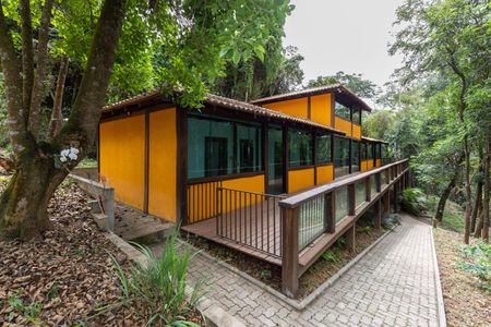 Casa à venda com 325m², 6 quartos e 4 vagasÁrea externa