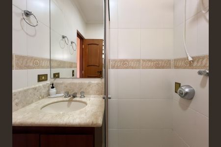 Casa para alugar com 500m², 5 quartos e 6 vagasBanheiro da Suíte 1