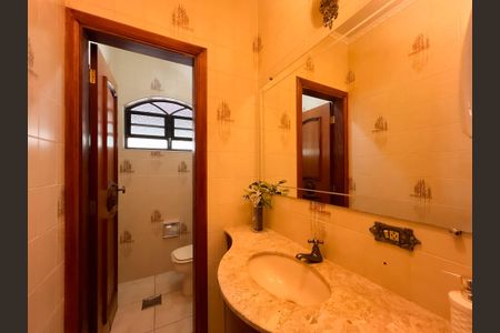 Casa para alugar com 500m², 5 quartos e 6 vagasLavabo