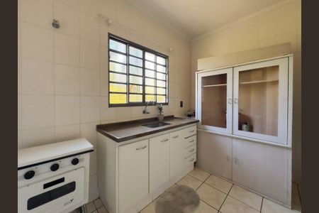 Casa para alugar com 500m², 5 quartos e 6 vagasEdícula