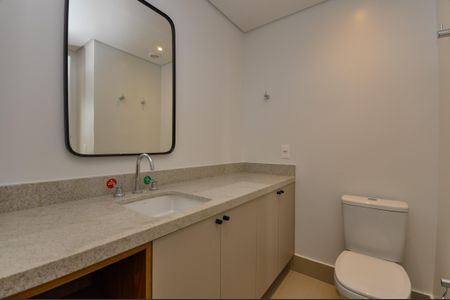 Banheiro Social de apartamento para alugar com 2 quartos, 82m² em Vila Ipojuca, São Paulo