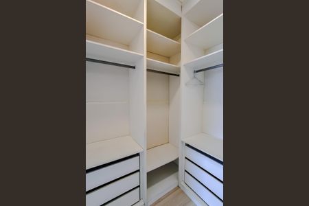 Apartamento à venda com 69m², 2 quartos e 1 vaga Apartamento à venda com 69m², 2 quartos e 1 vagaCloset