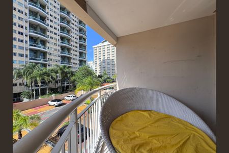 Apartamento à venda com 110m², 3 quartos e 1 vaga Apartamento à venda com 110m², 3 quartos e 1 vagaVaranda