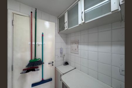 Apartamento à venda com 110m², 3 quartos e 1 vaga Apartamento à venda com 110m², 3 quartos e 1 vagaCozinha e Área de Serviço