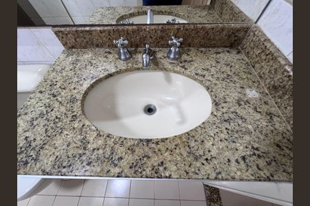 Apartamento à venda com 110m², 3 quartos e 1 vaga Apartamento à venda com 110m², 3 quartos e 1 vagaBanheiro Social