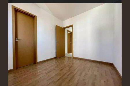 Apartamento para alugar com 120m², 4 quartos e 3 vagas Apartamento para alugar com 120m², 4 quartos e 3 vagasQuarto