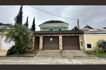 Casa de condomínio para alugar com 450m², 4 quartos e 2 vagasPlaquinha 