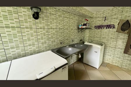 Casa de condomínio para alugar com 450m², 4 quartos e 2 vagasÁrea de Serviço