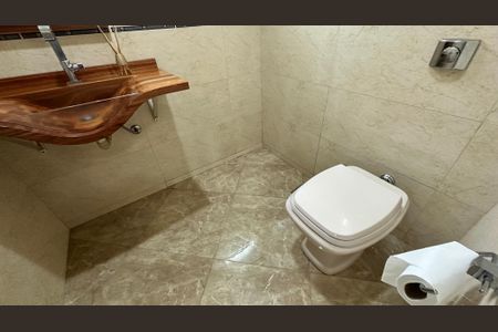 Casa de condomínio para alugar com 450m², 4 quartos e 2 vagasLavabo