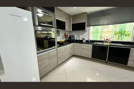 Cozinha de casa de condomínio à venda com 4 quartos, 450m² em Vargem Grande, Rio de Janeiro
