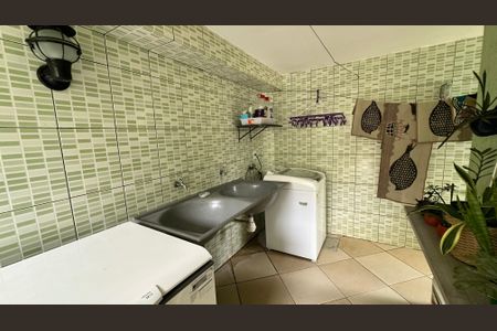 Casa de condomínio para alugar com 450m², 4 quartos e 2 vagasÁrea de Serviço