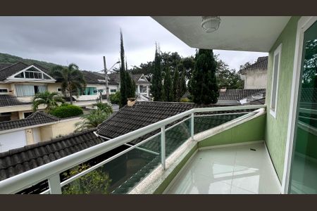 Casa de condomínio para alugar com 450m², 4 quartos e 2 vagasVaranda