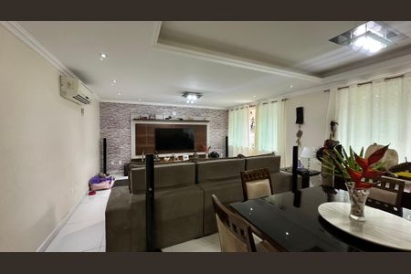 Sala de casa de condomínio à venda com 4 quartos, 450m² em Vargem Grande, Rio de Janeiro