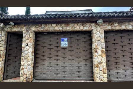 Casa de condomínio para alugar com 450m², 4 quartos e 2 vagasPlaquinha 