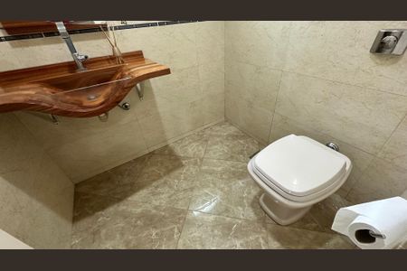 Casa de condomínio para alugar com 450m², 4 quartos e 2 vagasLavabo