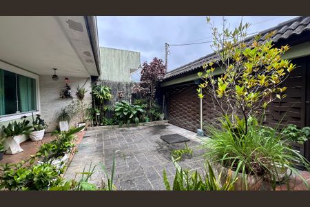 Casa de condomínio para alugar com 450m², 4 quartos e 2 vagasQuintal