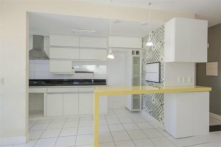 Apartamento à venda com 65m², 2 quartos e 2 vagasCozinha