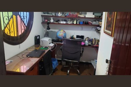 Casa à venda com 4 quartos, 200m² em Matapaca, Niterói