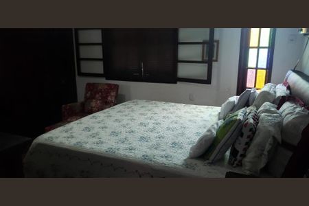 Casa à venda com 4 quartos, 200m² em Matapaca, Niterói