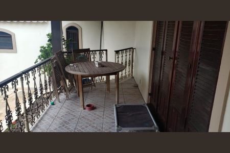 Casa à venda com 4 quartos, 200m² em Matapaca, Niterói