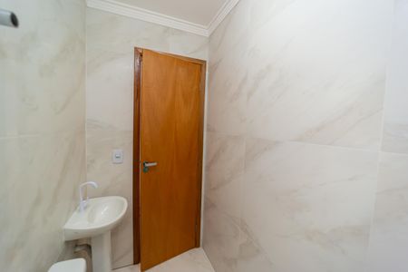 Casa à venda com 99m², 3 quartos e 2 vagasBanheiro