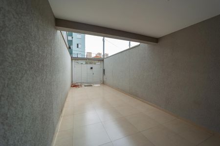 Casa à venda com 99m², 3 quartos e 2 vagasGaragem