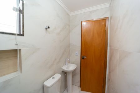 Casa à venda com 99m², 3 quartos e 2 vagasBanheiro