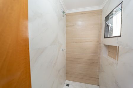 Casa à venda com 99m², 3 quartos e 2 vagasBanheiro