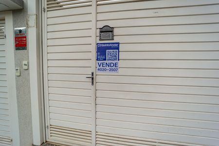 Casa à venda com 99m², 3 quartos e 2 vagasFachada