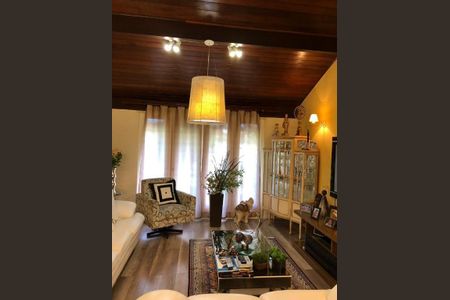 Casa à venda com 5 quartos, 274m² em Itaipu, Niterói