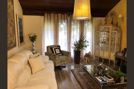 Casa à venda com 5 quartos, 274m² em Itaipu, Niterói