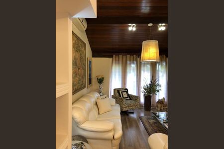 Casa à venda com 5 quartos, 274m² em Itaipu, Niterói