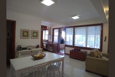 Casa à venda com 3 quartos, 259m² em Itaipu, Niterói