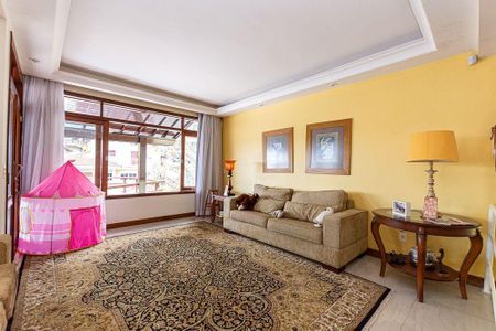 Casa à venda com 3 quartos, 259m² em Itaipu, Niterói