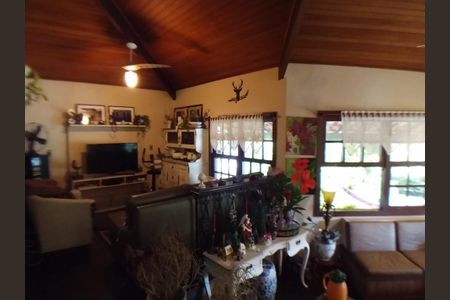 Casa à venda com 4 quartos, 144m² em Badu, Niterói